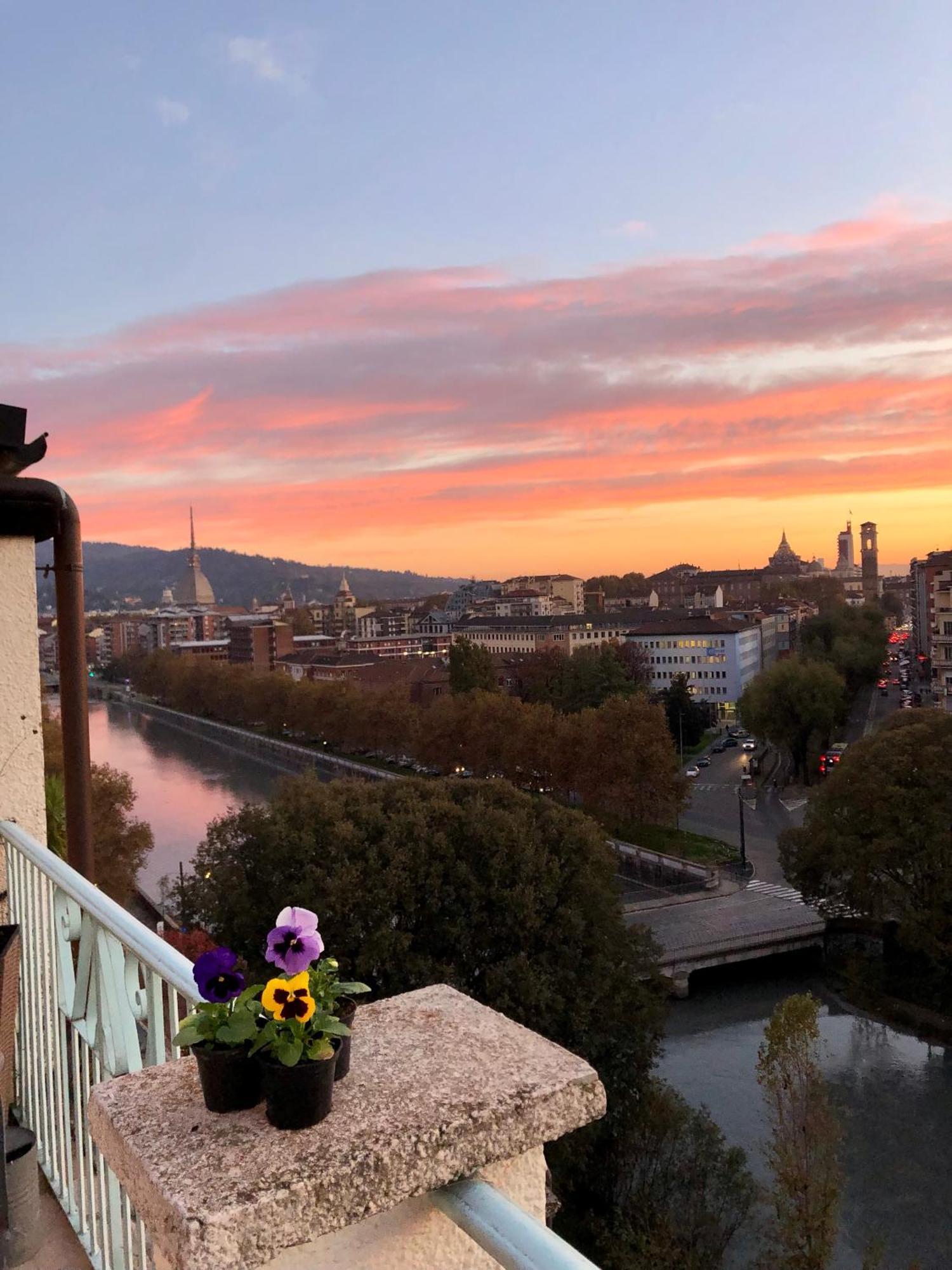 Attico Ellen Terrazza Con Vista Apartman Torino Kültér fotó