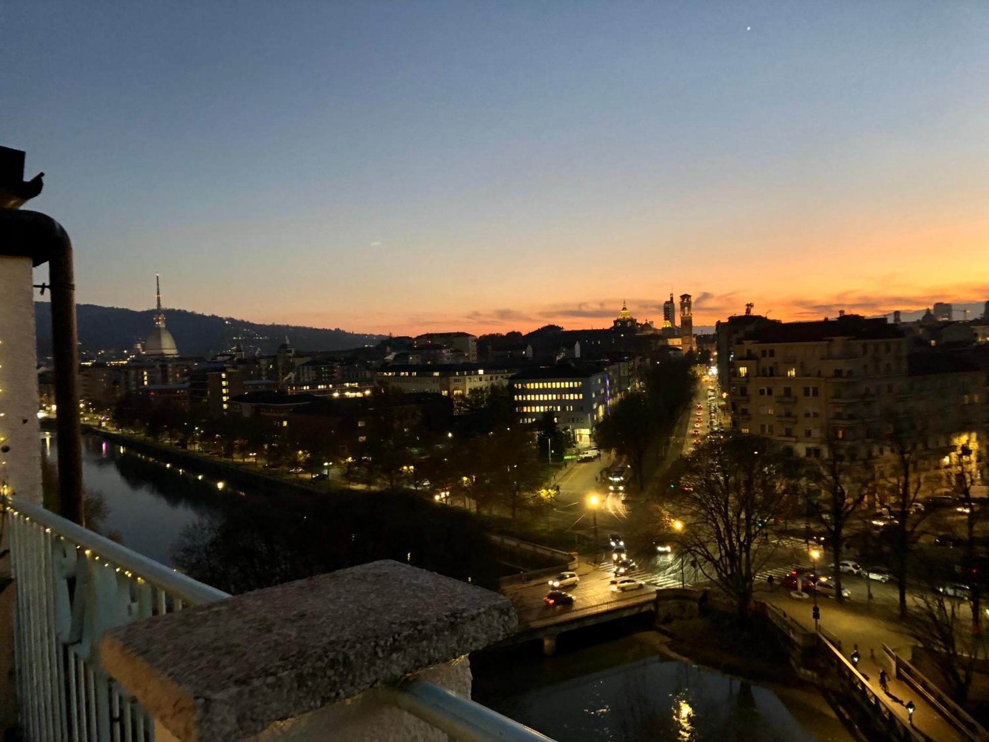 Attico Ellen Terrazza Con Vista Apartman Torino Kültér fotó